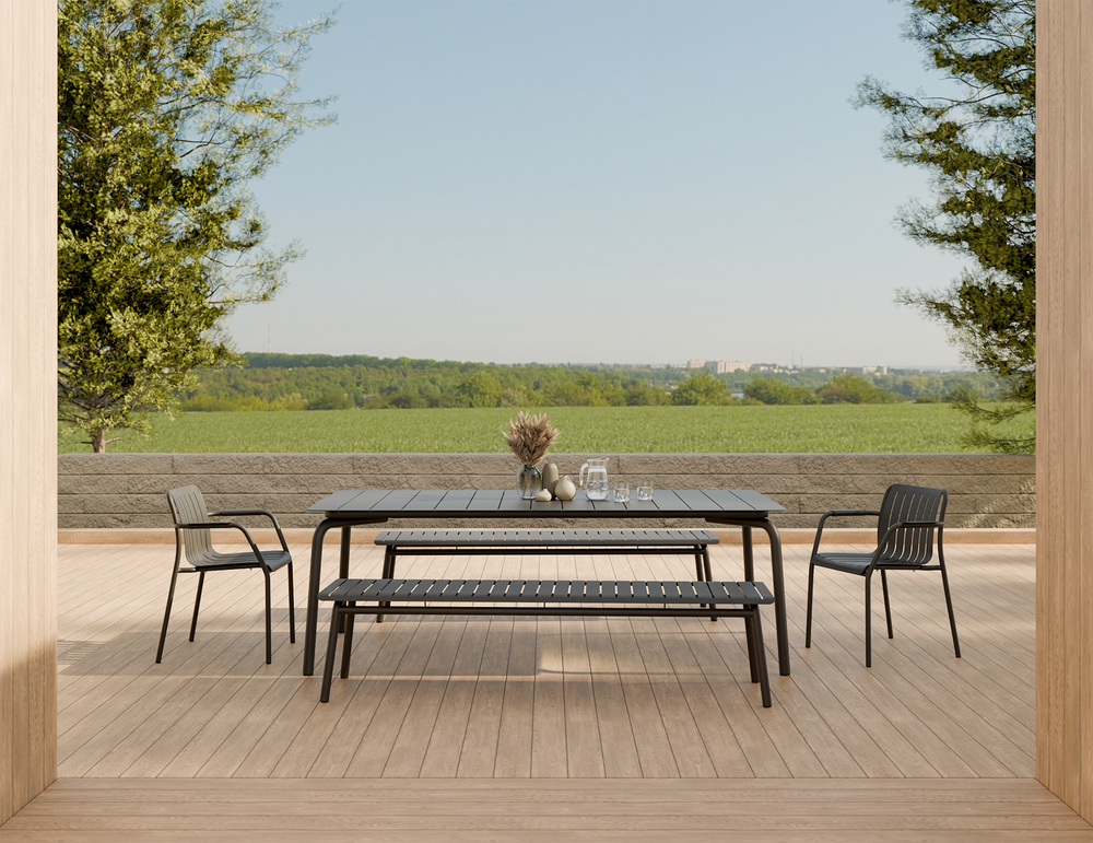 Lifestyle: Roku Outdoor Armchair in alfresco dining setting