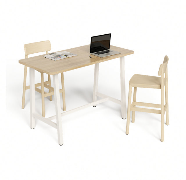 Lean Tall Table with stools
