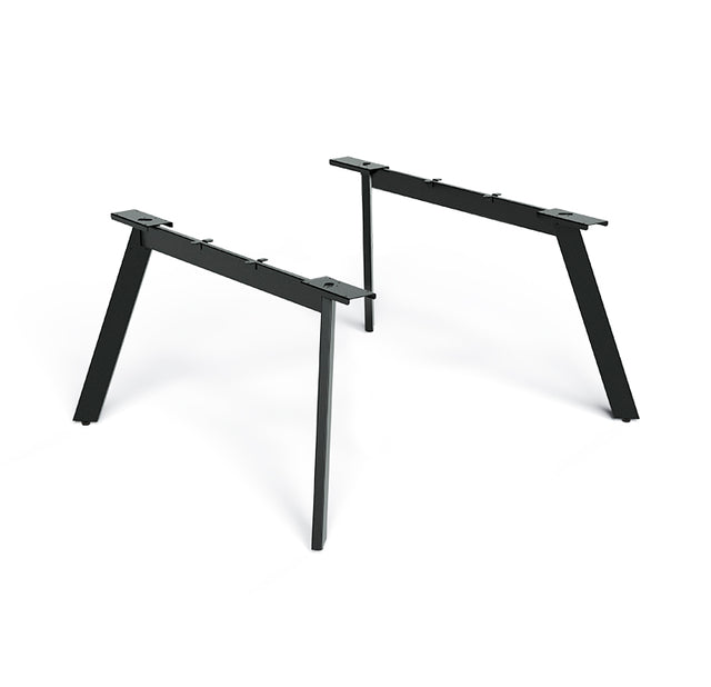 Linear Round Table 1500 dia black frame