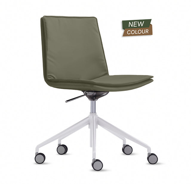 Real 5 Star Plus, White base, Olive PU seat, front angle