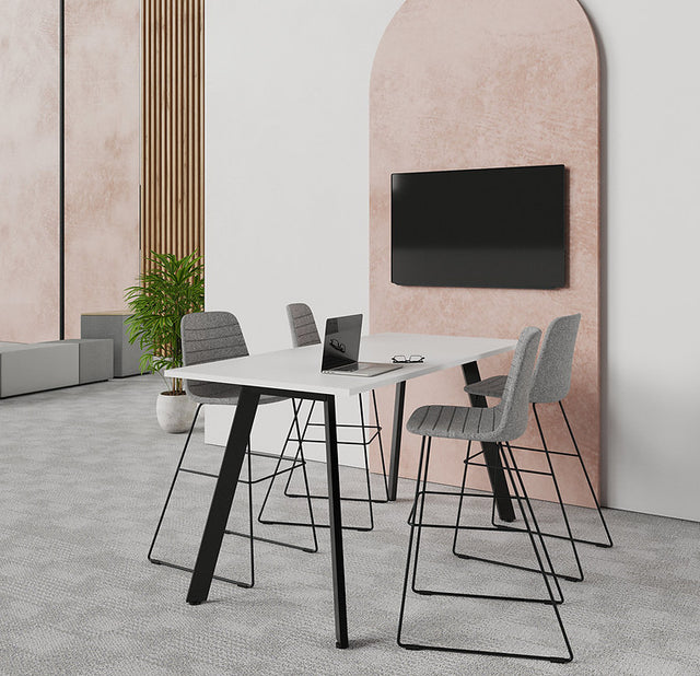 Linear Tall Table environment