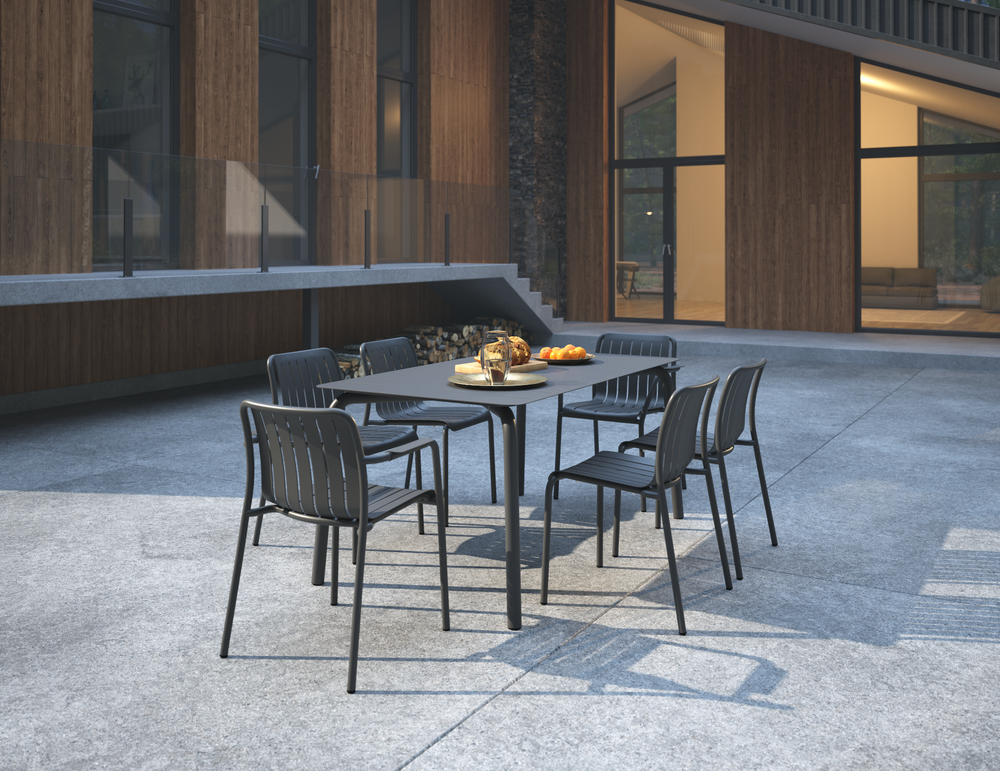 Lifestyle: Roku Outdoor Armchair dining set