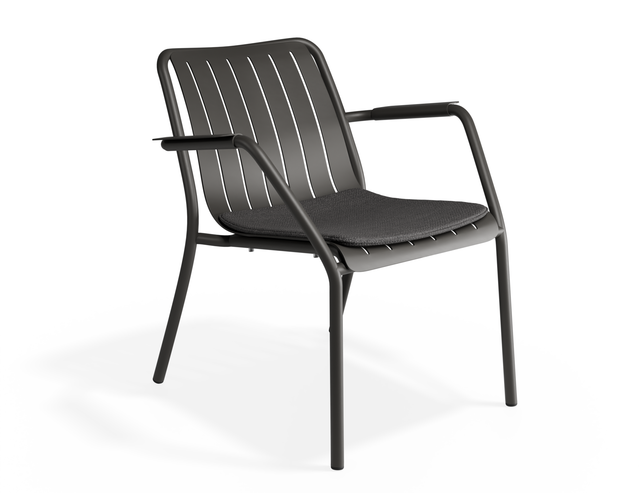 Roku Outdoor Seat Cushion on lounge chair — detail