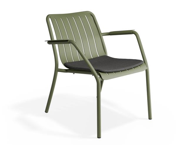 Roku Outdoor Seat Cushion on lounge chair — detail