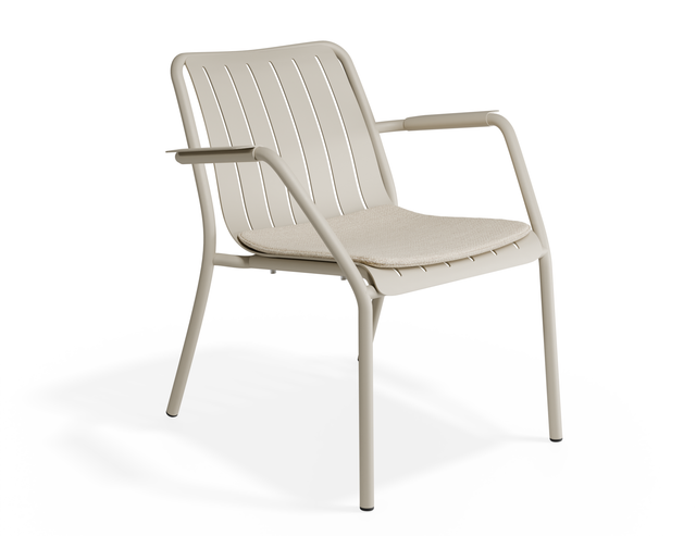 Roku Outdoor Seat Cushion on lounge chair — detail
