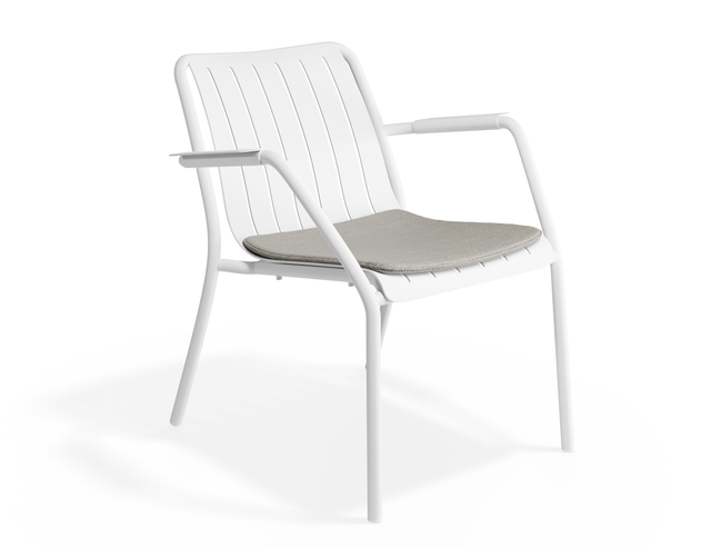 Roku Outdoor Seat Cushion on lounge chair — detail
